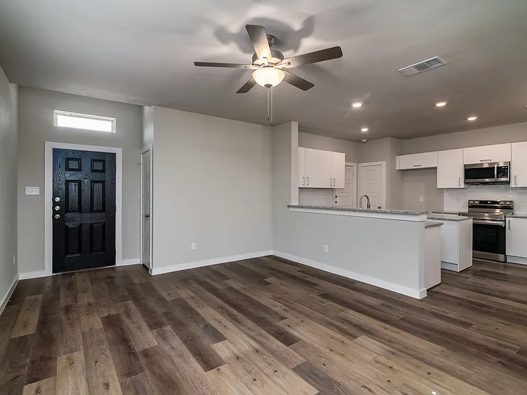 645 Fallow Dr — Photo 5