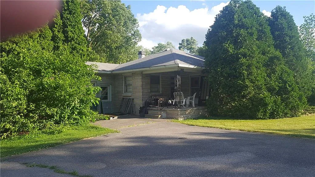 5219 W Mooresville Rd photo 1