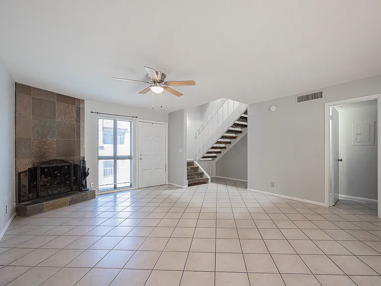1401 E Puget Ave #23 — Photo 5