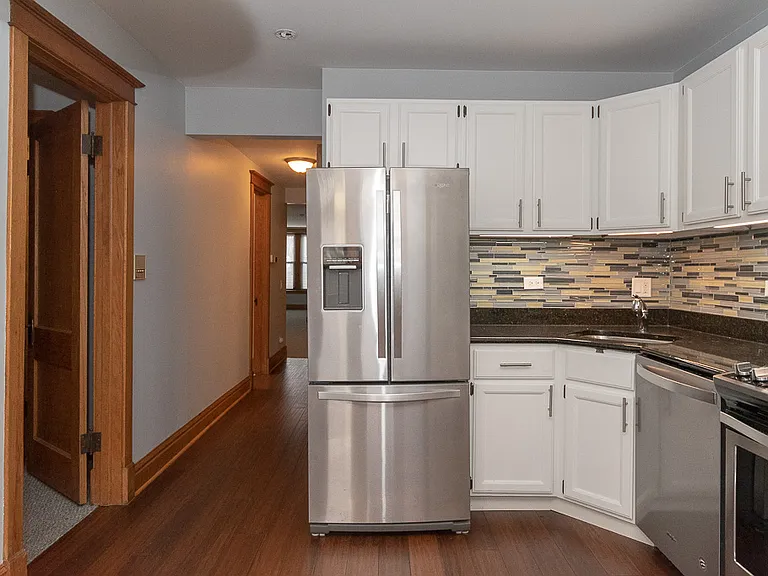 3710 N Clark St #E01P — Photo 4