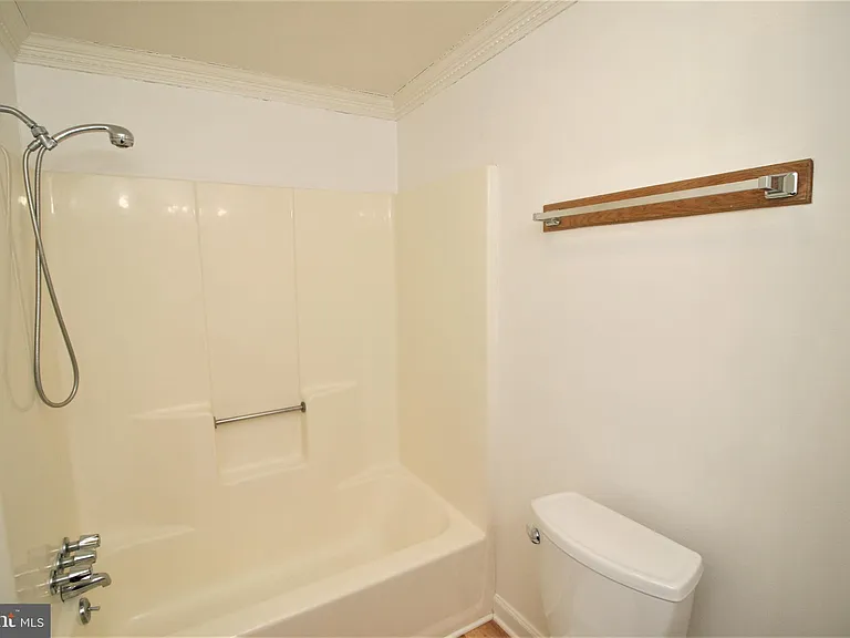 118 Middle Point Ct — Photo 19