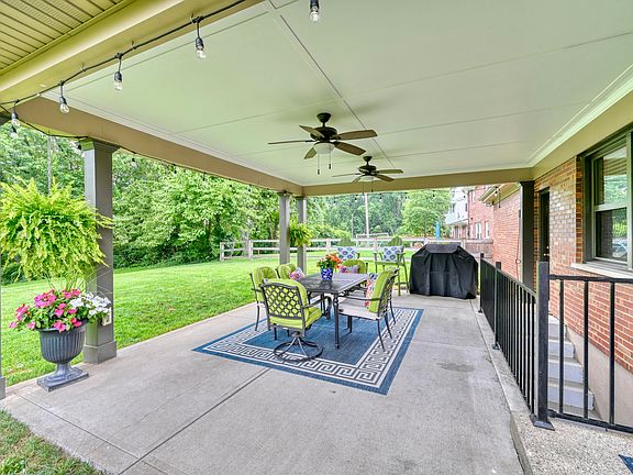 2nd image of 212 Applewood Dr