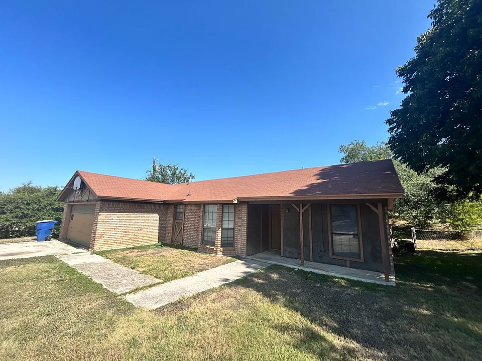 2303 Whitney Dr