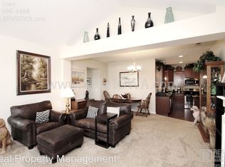 616 Sienna Ridge Dr, West Des Moines, IA 50266