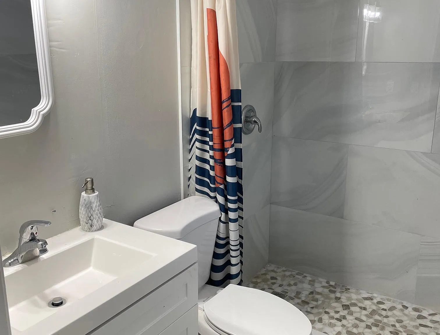 4 bed, 3.0 bath, 5000 sqft, $1,416 — Photo 1