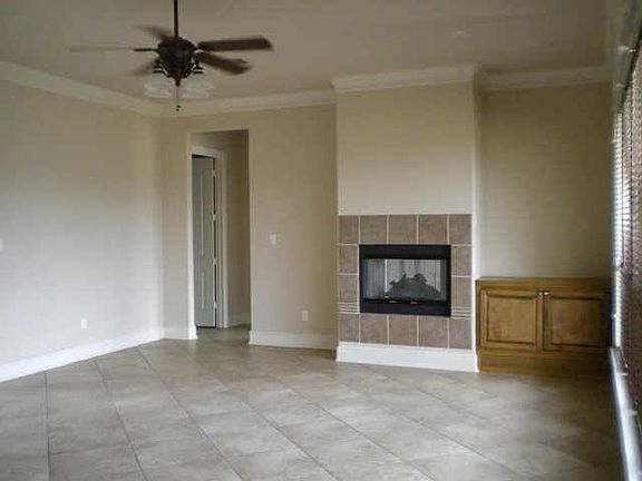 3rd image of 2832 Eden Dr
