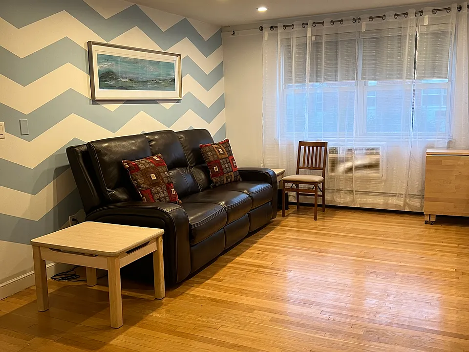 12 Commonwealth Ct #6