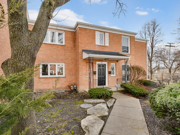 491 Old Surrey Rd APT B, Hinsdale, IL 60521
