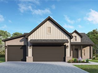 1900 Oliver St, Pea Ridge, AR 72751