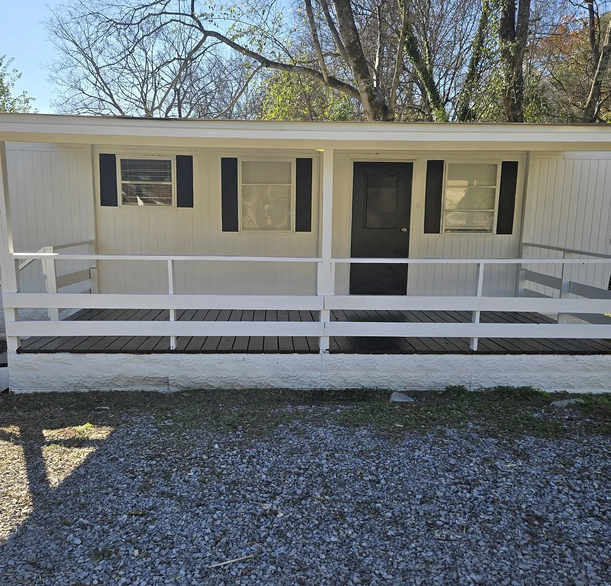 1 bed, 1.0 bath, 525 sqft, $885 — Photo 1