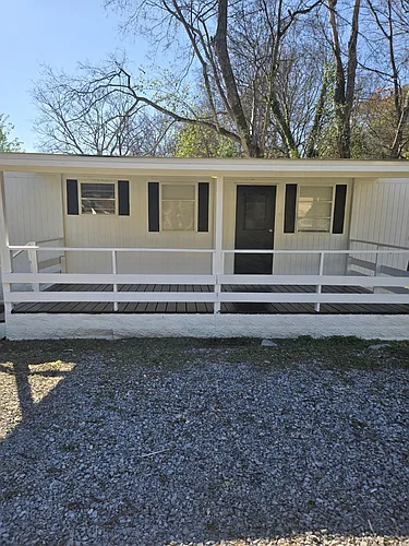997 W Elmwood Dr #B Photo 1