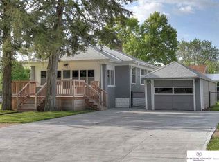 2903 Mormon St, Omaha, NE 68112