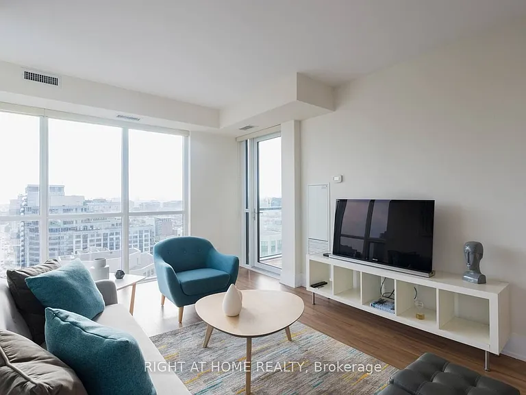 300 Front St W #2512 — Photo 23