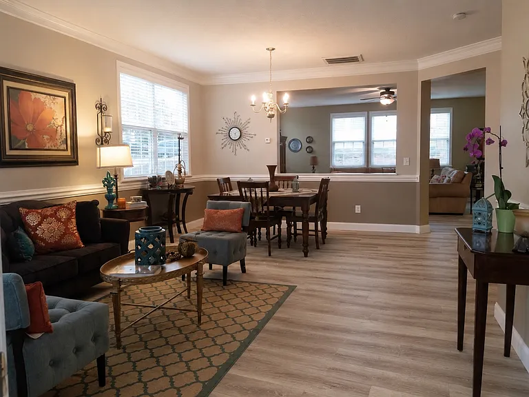 309 Trayesan Dr — Photo 2