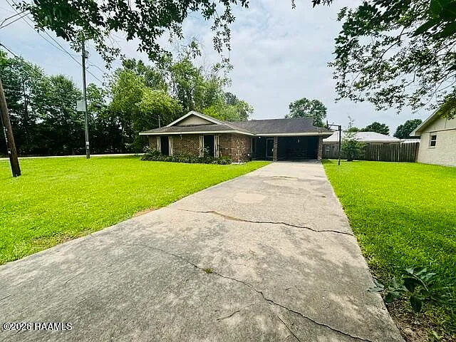 101 Burrow Dr — Photo 3