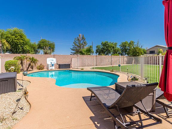 2nd image of 6025 S Halsted Ct