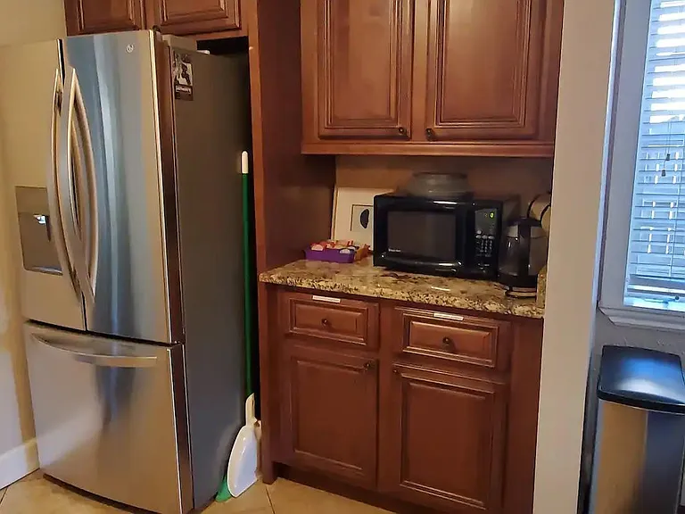 207 E Kaley St — Photo 2