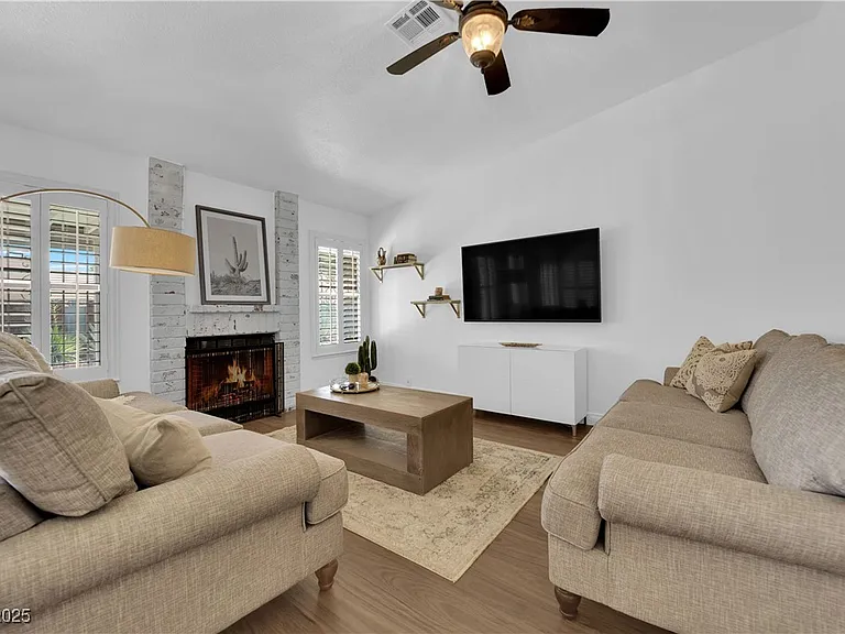 148 Triberg Ct — Photo 6