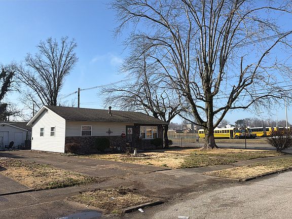 3rd image of 726 Hanover Rd