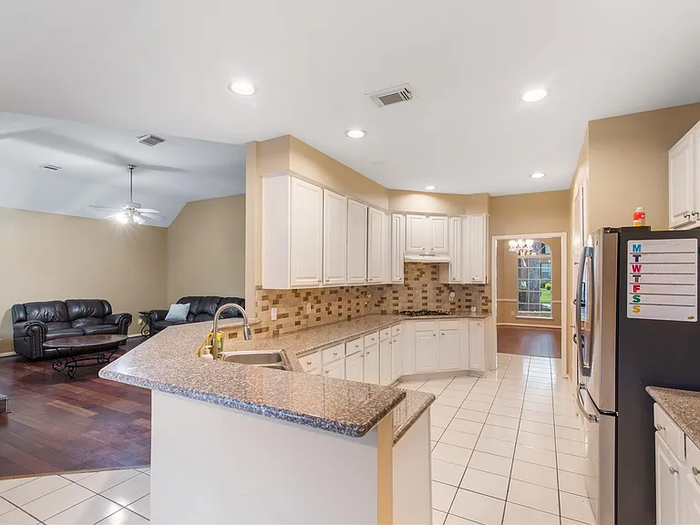 6 Windfern Pl — Photo 14