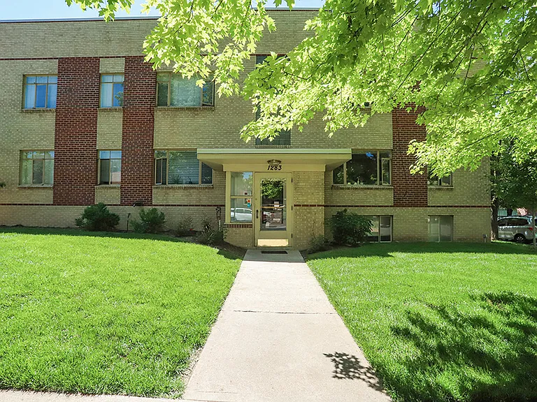 1283 Elizabeth St — Photo 26