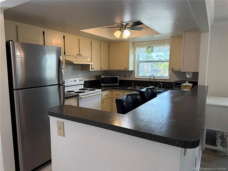 2950 SE Ocean Blvd #4 — Photo 11