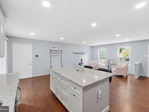 5th image of 15904 Ark Ct