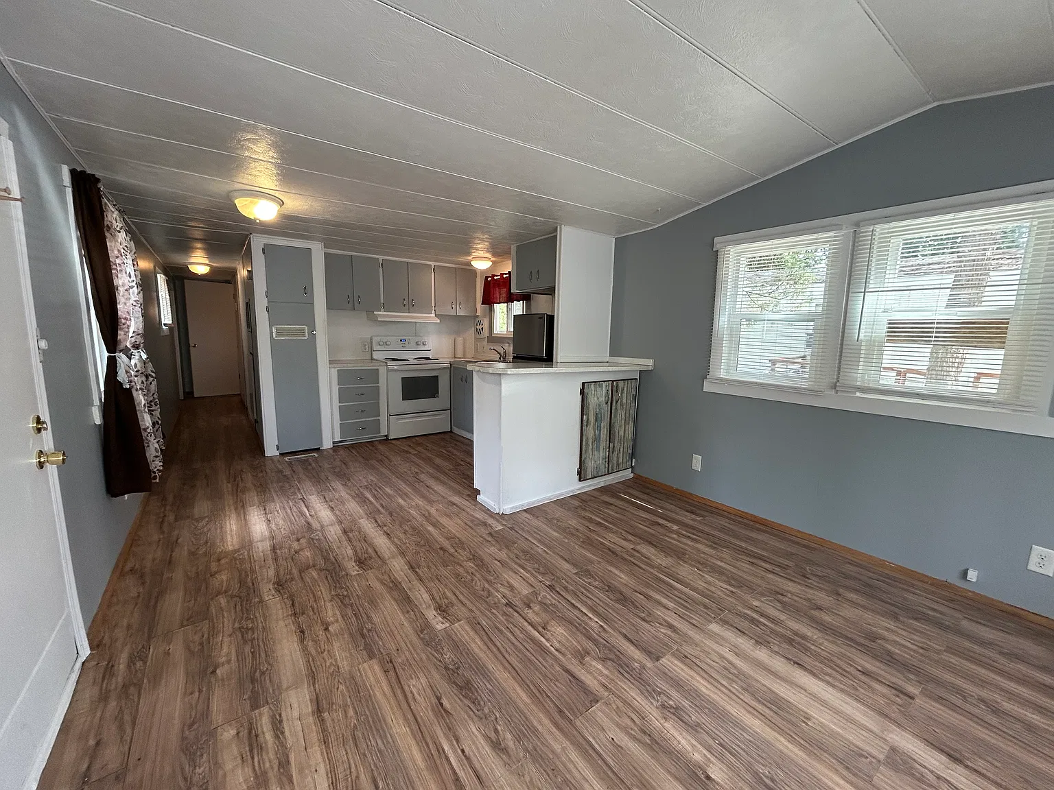 2 bed, $985 — Photo 4