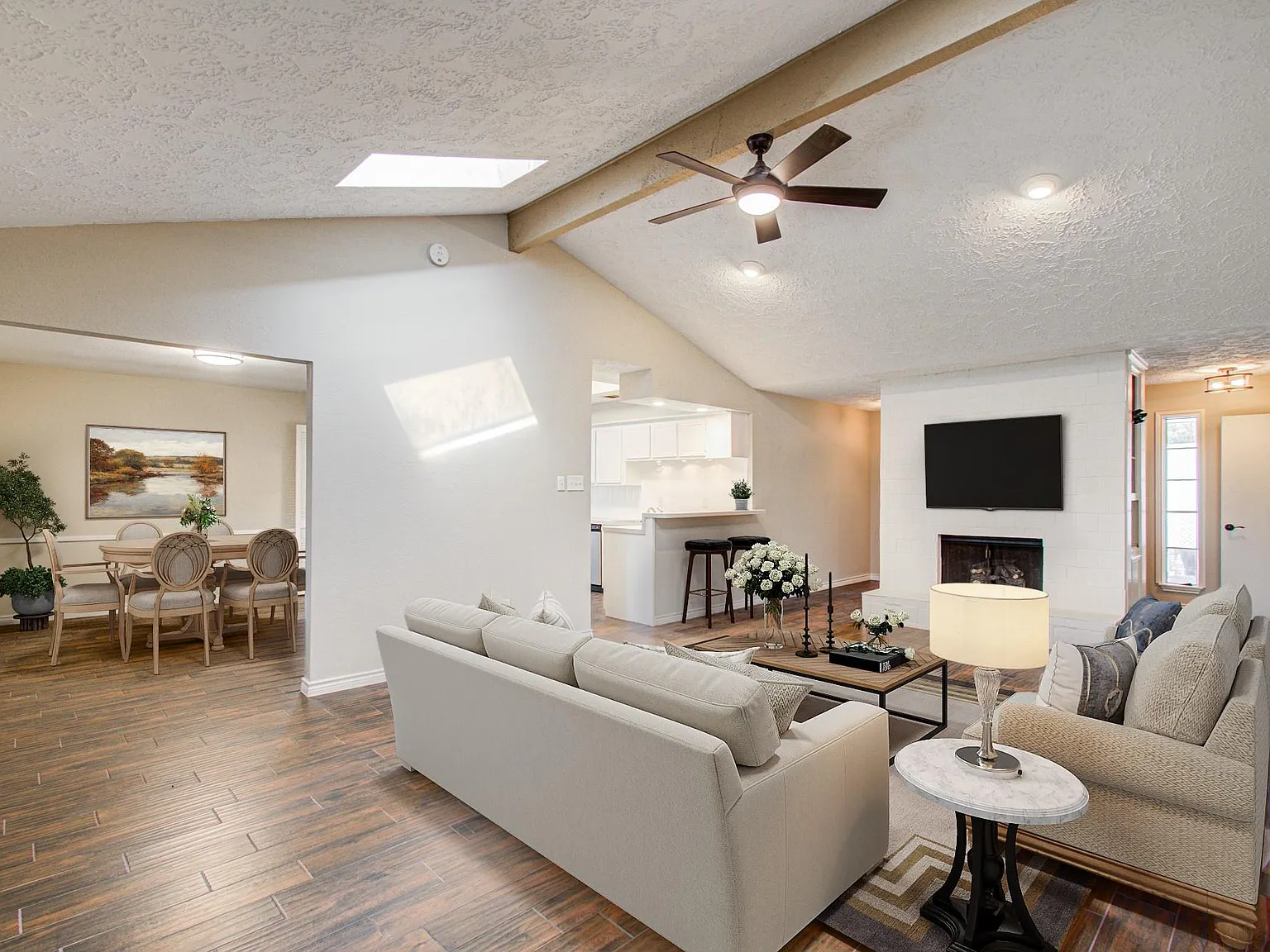 3 bed, 2.0 bath, 1724 sqft, $1,950 — Photo 3