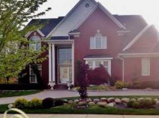 2712 Hawthorne Dr N, Shelby Township, MI 48316