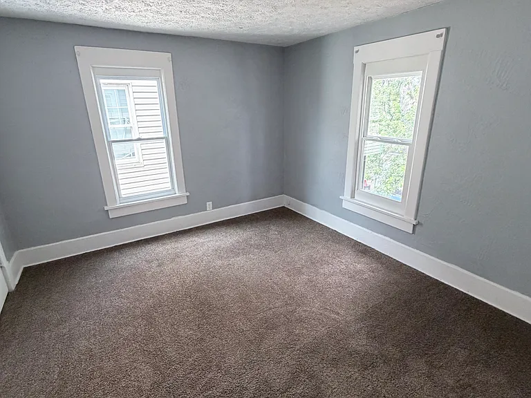 919 Troy Pl NW — Photo 9