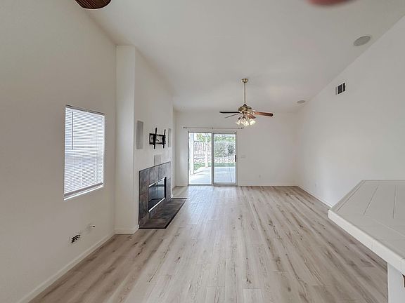 4th image of 27204 Michener Dr