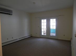 Living Room to 3 Season Porch