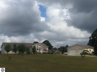 1713 E 16 Rd, Mesick, MI 49668