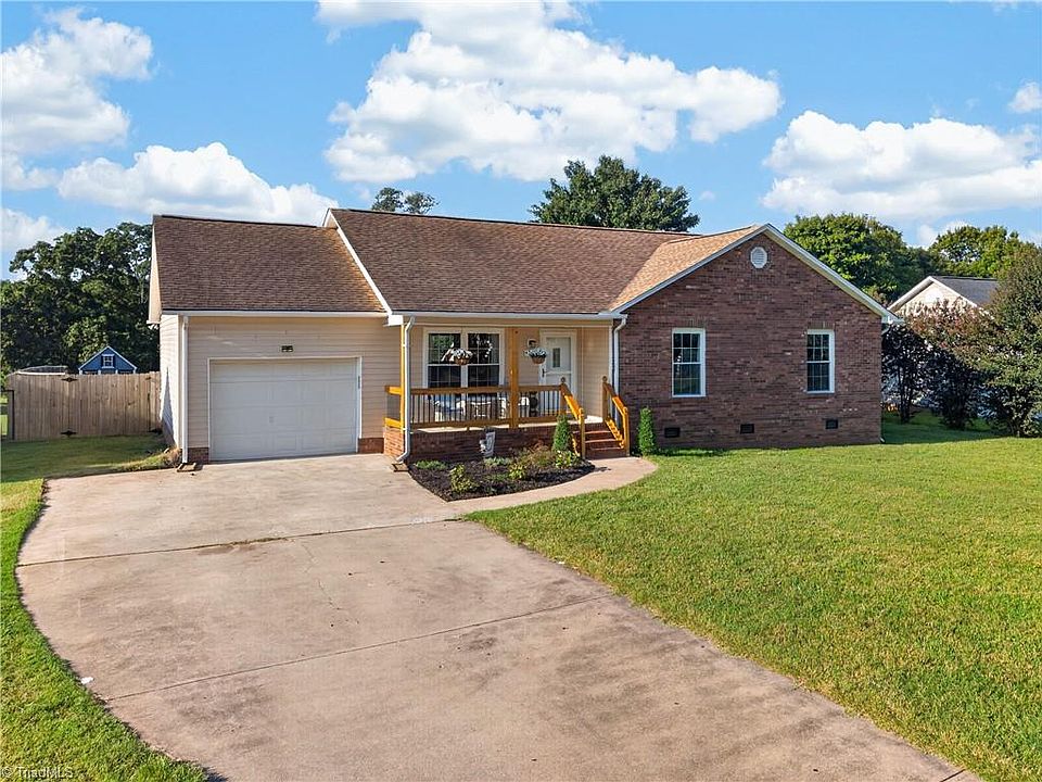 1st image of 4393 Finch Farm Rd