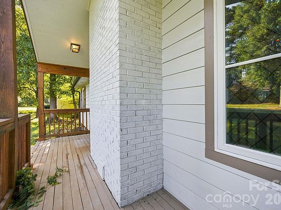 4th image of 600 Briar Creek Rd