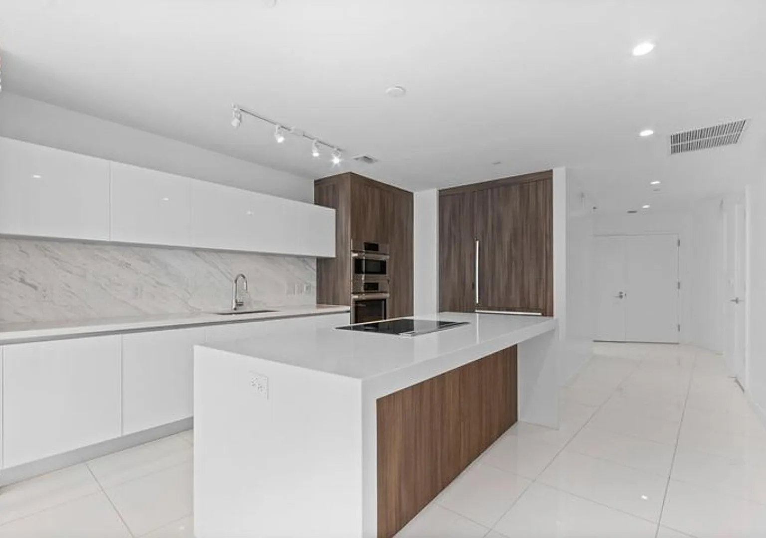 851 NE 1st Avenue 3512, Miami, FL 33132 — Photo 3