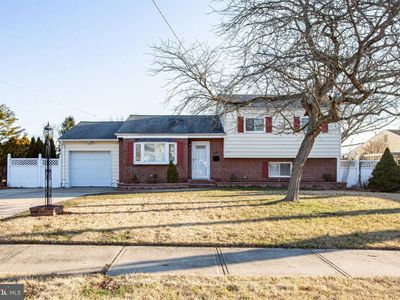 1952 Arena Dr, Hamilton, NJ, 08610