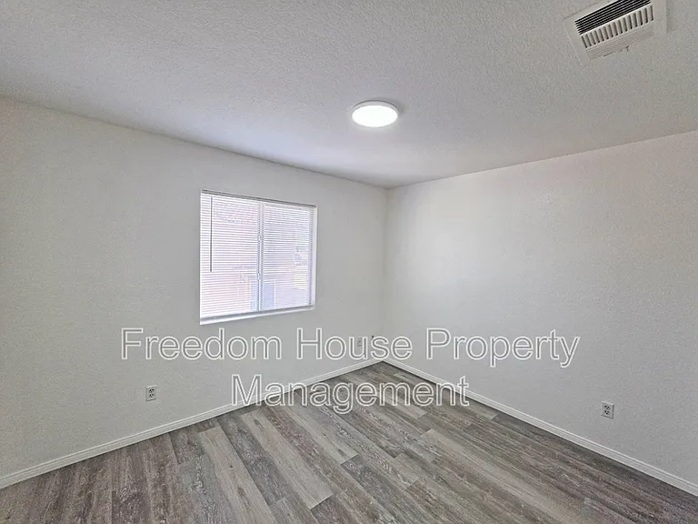 670 Bourbon St #2 — Photo 26