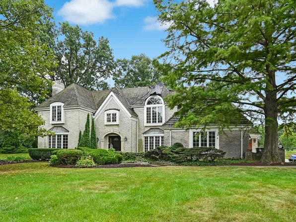 1711 Midwest Club Pkwy, Oak Brook, IL 60523