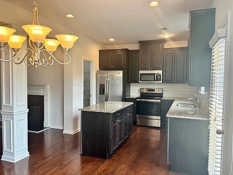 1700 Paxton Dr SW — Photo 8