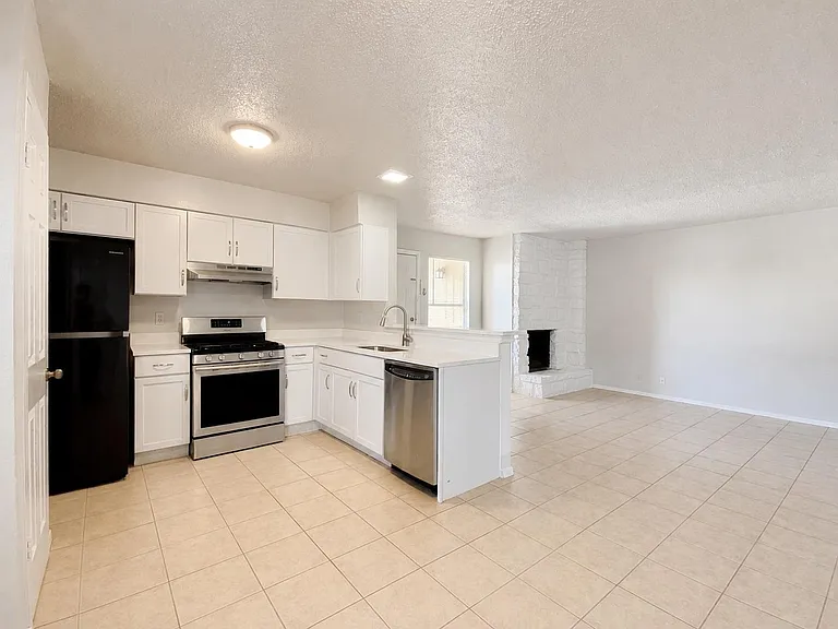 2300 Cedrick Cv #B — Photo 13
