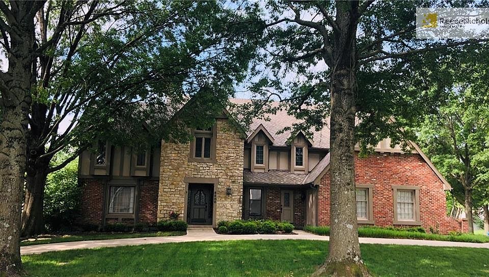 Front of House Facing Linden Drive
