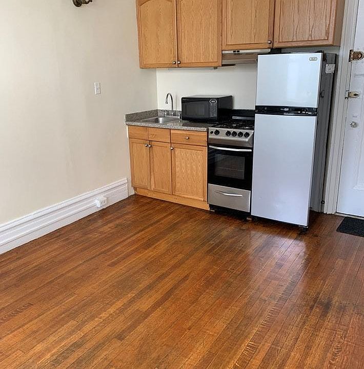 2nd image of 287 Amsterdam Ave #1212