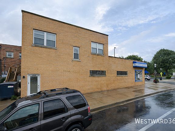 2nd image of 1949 Hickory Rd #2E
