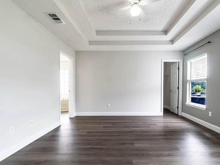 557 Grand Parke Dr — Photo 15