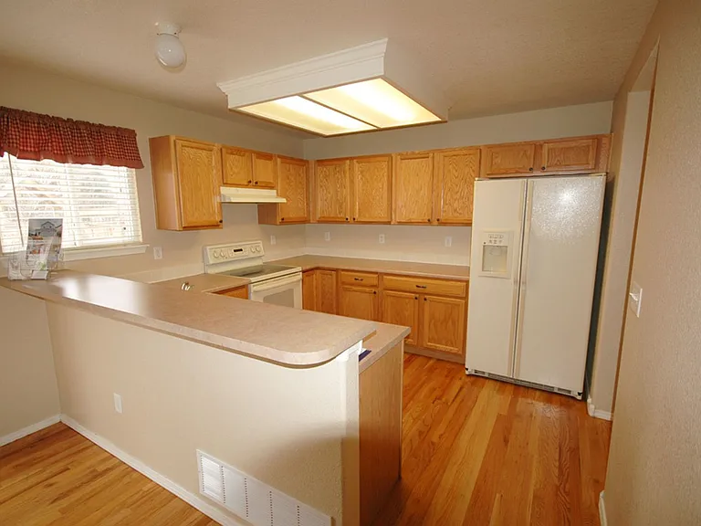 10470 Dresden St — Photo 9