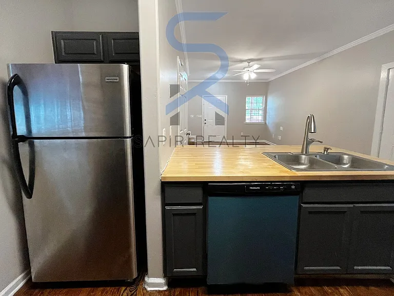 221 Fletcher St SW — Photo 11