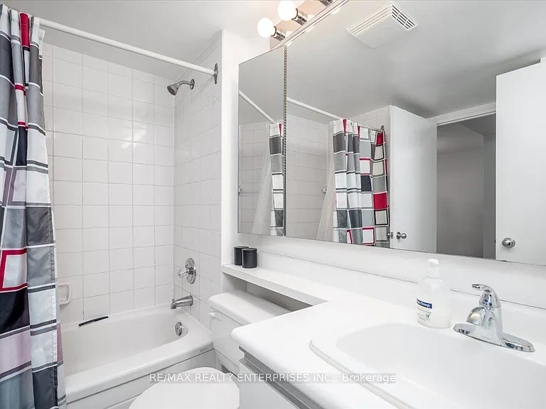 21 Overlea Blvd NE #506 — Photo 17