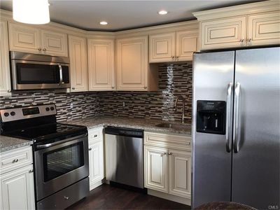 30 Gary St, Bridgeport, CT, 06610